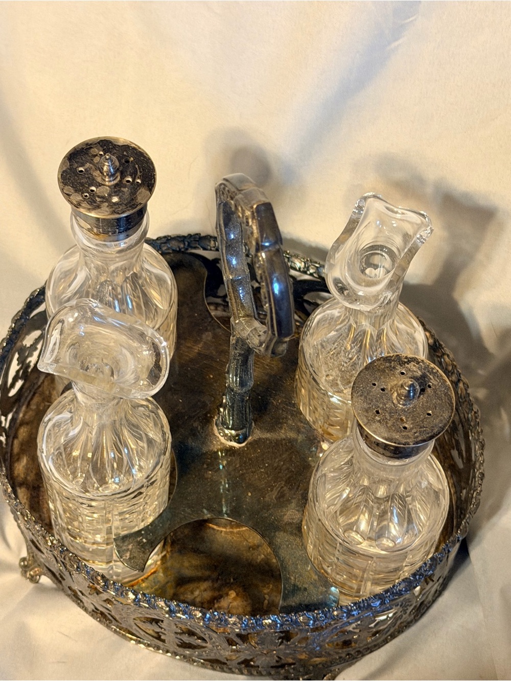 Vintage Ornate Cruet Set 4 Glass Bottles Metal Caddy Victorian Table Decor - Picture 5 of 10
